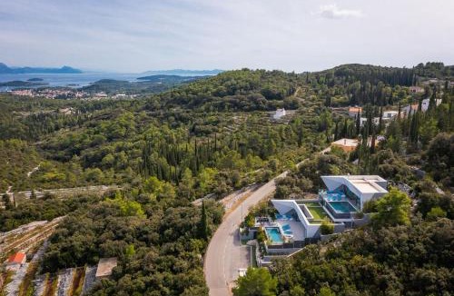 Zrnovo Villa | Villa Aqua Majestic Diamond Sumptuous 5 Bedroom Villa Magnificent Seaview