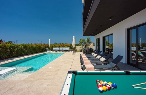 Pula House | Villa Aquarius by Interhome