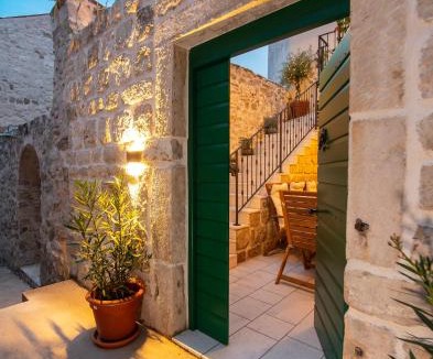 Rab Villa | Villa Arba - authentic Mediterranean villa with jacuzzi