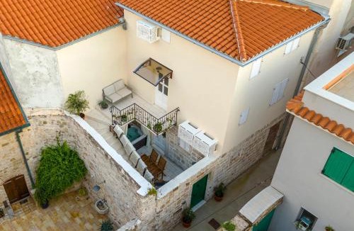 Rab Villa | Villa Arba - authentic Mediterranean villa with jacuzzi