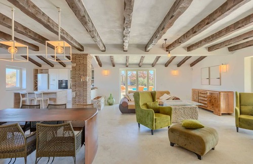 Tar Villa | Villa Arborea with Pool