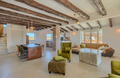 Tar Villa | Villa Arborea with Pool