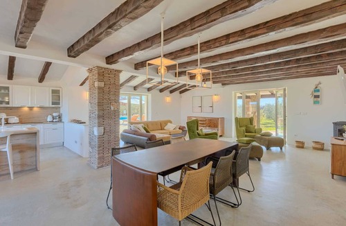 Tar Villa | Villa Arborea with Pool