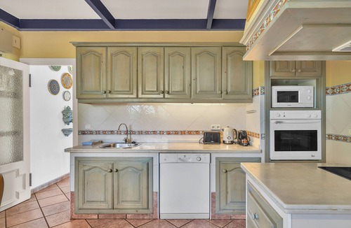 El Paraiso Villa | Villa Arin - Beachside Family Home
