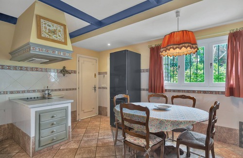 El Paraiso Villa | Villa Arin - Beachside Family Home