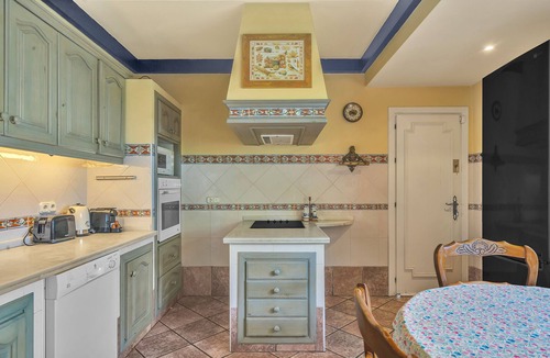El Paraiso Villa | Villa Arin - Beachside Family Home