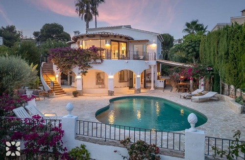 Arnella Villa | Villa ARNELLA by Abahana Villas
