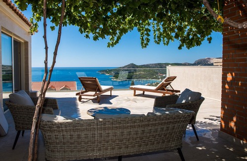 Mlini Villa | Villa Art Gallery - Six Bedroom Villa with Terrace and Swimming Pool
