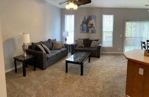 Antioch House | Villa at Bell
