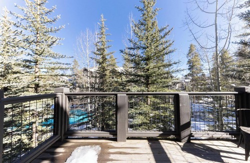 Breckenridge House | Villa at Mountain Thunder: Ski-In, Walk to Town & Gondola, Pool, Hot Tub