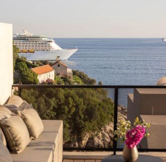 Lozica Villa | Villa Atreeum Excelsior - LUXE, Beach, Gym, Spa