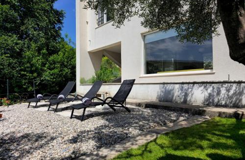 Rozat Villa | Villa Atrij