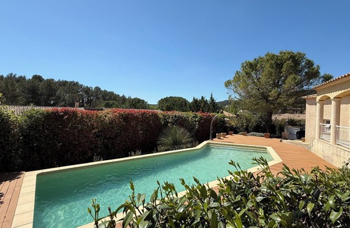 Vailhauques Villa | Villa au Calme Avec Piscine Chauffée - 5 Chambres