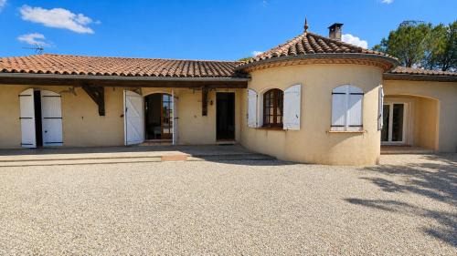 Arzens Villa | Villa au calme - piscine, ping pong, Jardin 8000m²