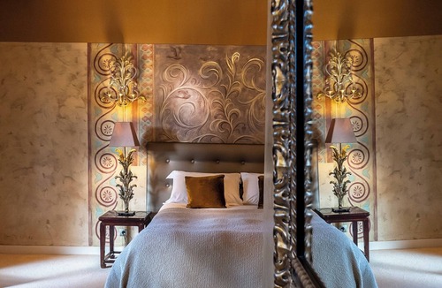 Saint-Paul-Trois-Chateaux Hotel | Villa Augusta