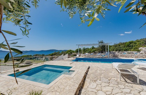 Podimoc Villa | Villa Auras with Heated Pool