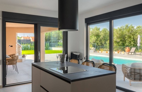 Tar Villa | Villa Ava by Villas Guide