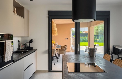 Tar Villa | Villa Ava by Villas Guide