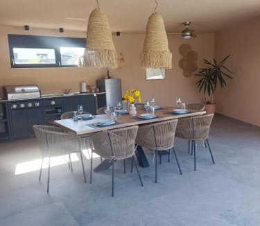 Tar Villa | Villa Ava