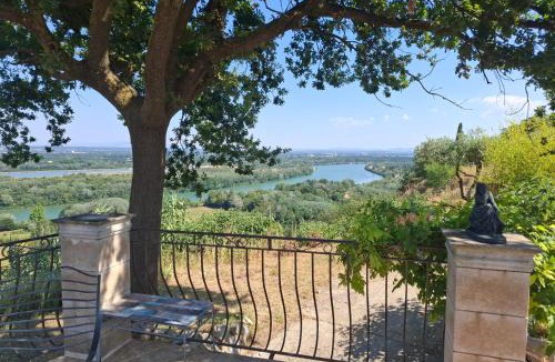 Villeneuve-les-Avignon Villa | VILLA avec VUE MAGNIFIQUE -entièrement climatisée - piscine