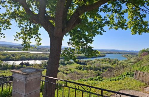 Villeneuve-les-Avignon Villa | VILLA avec VUE MAGNIFIQUE -entièrement climatisée - piscine