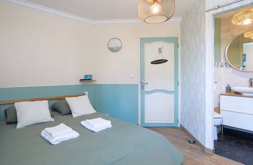 Plestin-les-Greves Villa | Villa 'Avec Jacuzzi, Hammam Et Sauna' with Sea View, Shared Terrace and Wi-Fi