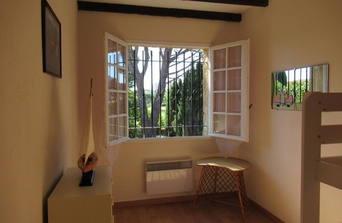 Les Angles House | Villa Avec Jardin, au Calme, Dans Quartier Résidentiel, à 10 mn D'avignon