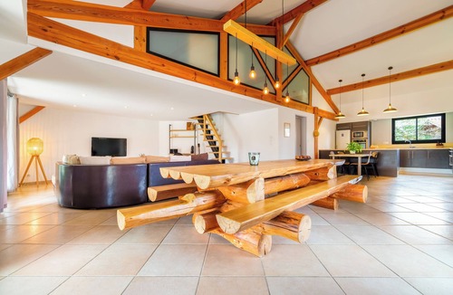 Parentis-en-Born Villa | Villa Avec Piscine et Jaccuzzi. Idéal Pour les Familles Avec Enfants !