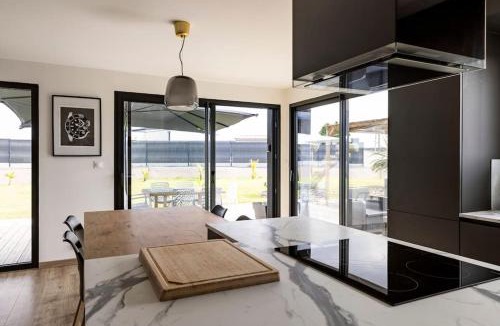 Lantic Villa | Villa avec Piscine chauffée 30 degrés et Spa à 5 minutes des plages