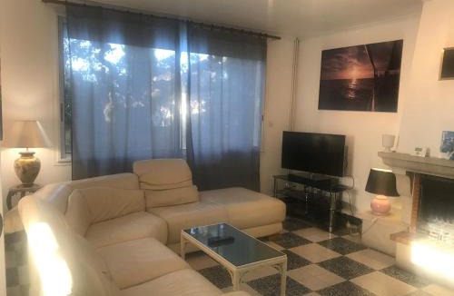 Servian House | Villa avec piscine chauffée