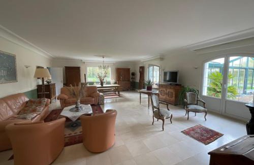 Heric House | Villa avec piscine intérieure au calme de la campagne