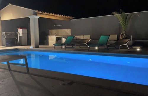 Le Pontet Condo | Villa Avec Piscine Sans vis à vis