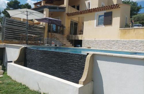 Sainte-Tulle Villa | Villa avec vue