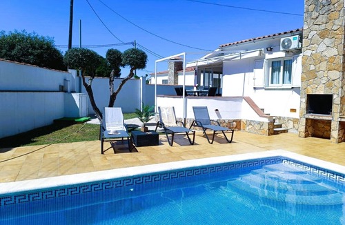 L'Escala House | VILLA AVET *Private Pool* Large Terrace,Free AirAcon,Wifi,Sheets/Towels