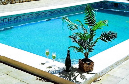 L'Escala House | VILLA AVET *Private Pool* Large Terrace,Free AirAcon,Wifi,Sheets/Towels