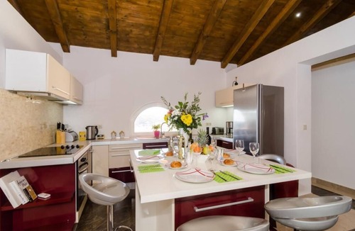 Brasina Villa | Villa Avoca - Four Bedroom Villa with Swimming Pool