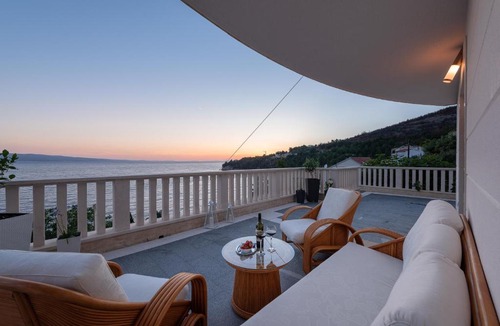 Stanici Villa | Villa Awelon Omis Riviera