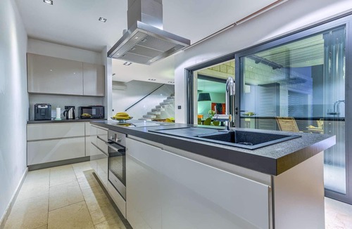 Mimice Villa | Villa Azul - Luxury Designer Villa, heated Pool, 4BR, SeaView
