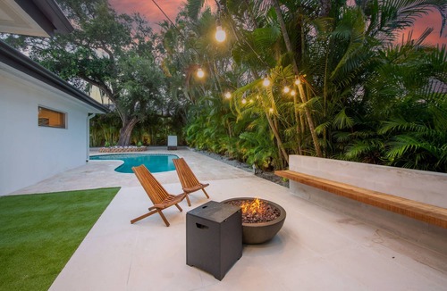 North Miami Beach House | Villa Azur | Fire Pit | Pool | Xbox & Game Room