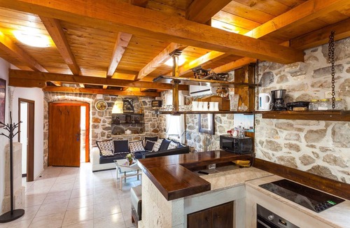 Stankovici Villa | Villa Azurit, family villa