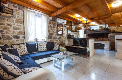 Stankovici Villa | Villa Azurit, family villa