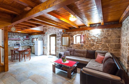 Stankovici Villa | Villa Azurit, family villa