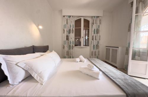 Roquebrune-Cap-Martin Villa | VILLA B-BARDOT Monaco Area, BnbRickeys