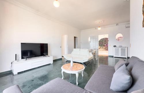 Roquebrune-Cap-Martin Villa | VILLA B-BARDOT Monaco Area, BnbRickeys