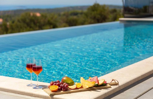 Jarebinjak Villa | Villa Bacci di Sole with Pool