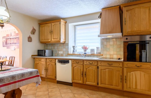 Sondernach Villa | Villa 'Balboa' with Wi-Fi and Air Conditioning