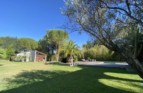 Gaujac Villa | VILLA BALINAISE DANS LE GARD