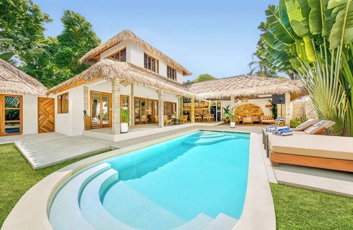 Central Seminyak Villa | Villa Barcelona - 6BDR, lush garden, private pool