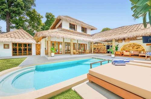 Central Seminyak Villa | Villa Barcelona - 6BDR, lush garden, private pool