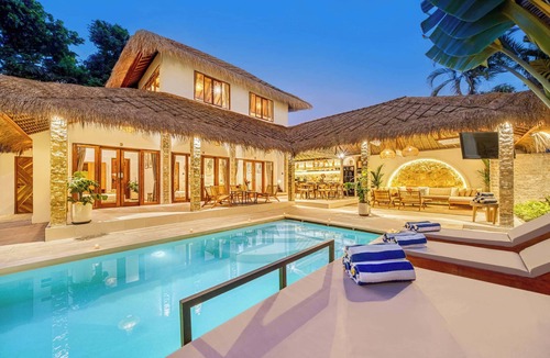 Central Seminyak Villa | Villa Barcelona - 6BDR, lush garden, private pool